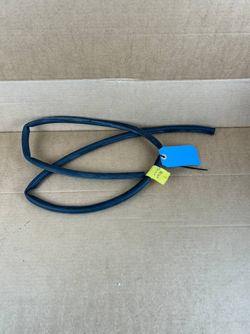 ✅ TESLA MODEL Y Rear Right Door Seal Rubber 1497676-00-B 2022