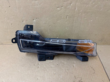 ✅17-23 Tesla Model 3 Front Right Turn Signal Light 2 PIN 1077390-00-F /scratched