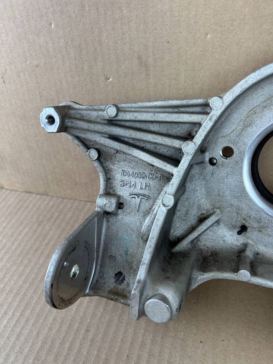 ✅ 2017-2023 Model 3 Front Left Upper Control Arm Mount Bracket LH 1044371-00-D