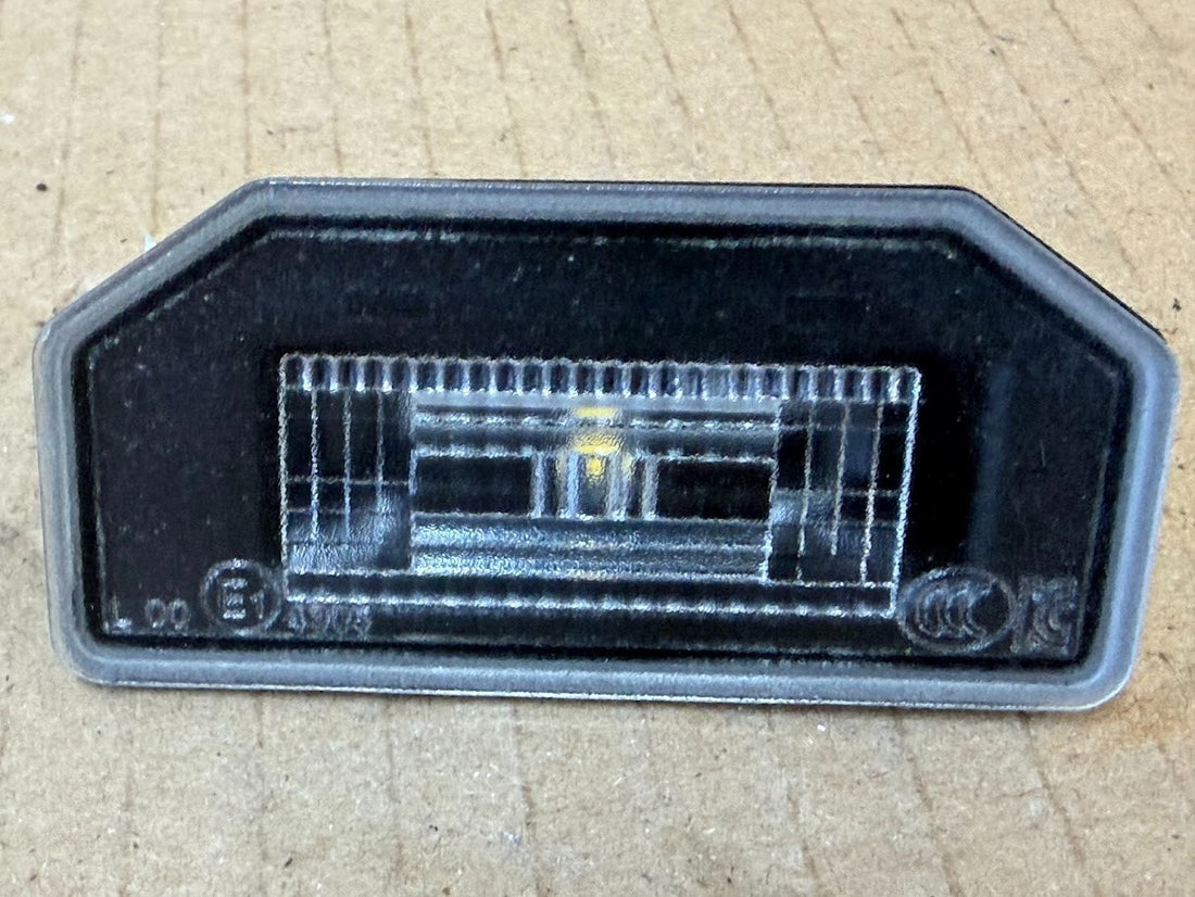 ✅17-23 Tesla Model 3 Rear Left or Right License Plate Light Lamp 1449730-00-B