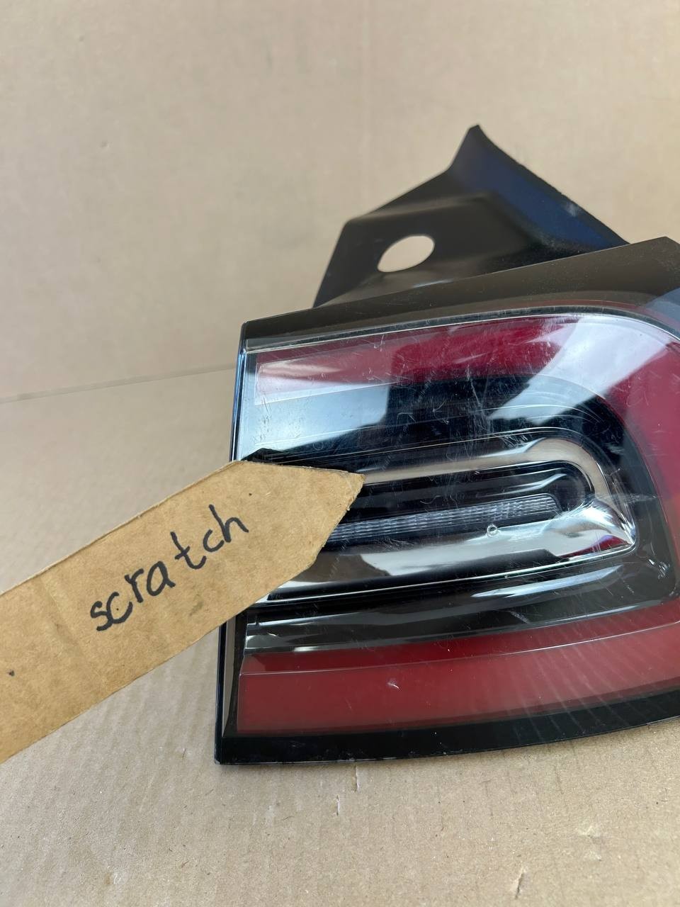 ✅ 17-23 Tesla Model 3 Model Y Right Side Tail Light OEM 1077398-96-F w/scratches
