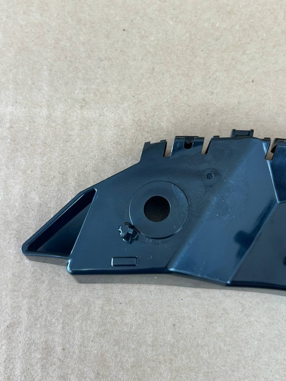 ✅ NEW! 24-25 Tesla Model 3 Front Bumper Fascia Bracket Holder Right 1774269-00-F