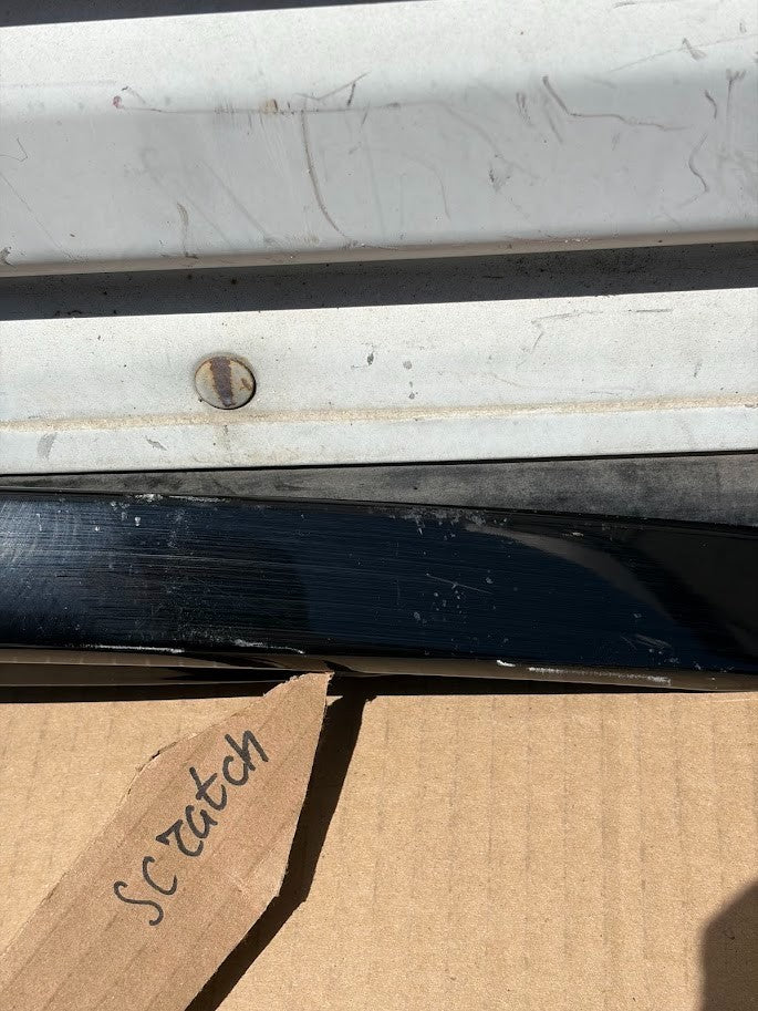 ✅ Volvo V60 Roof Molding Kit: 2 pcs 32216825/26 /scratched