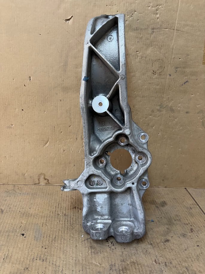 ✅12-16 Model S Front Right Spindle Knuckle 1030606-00-D