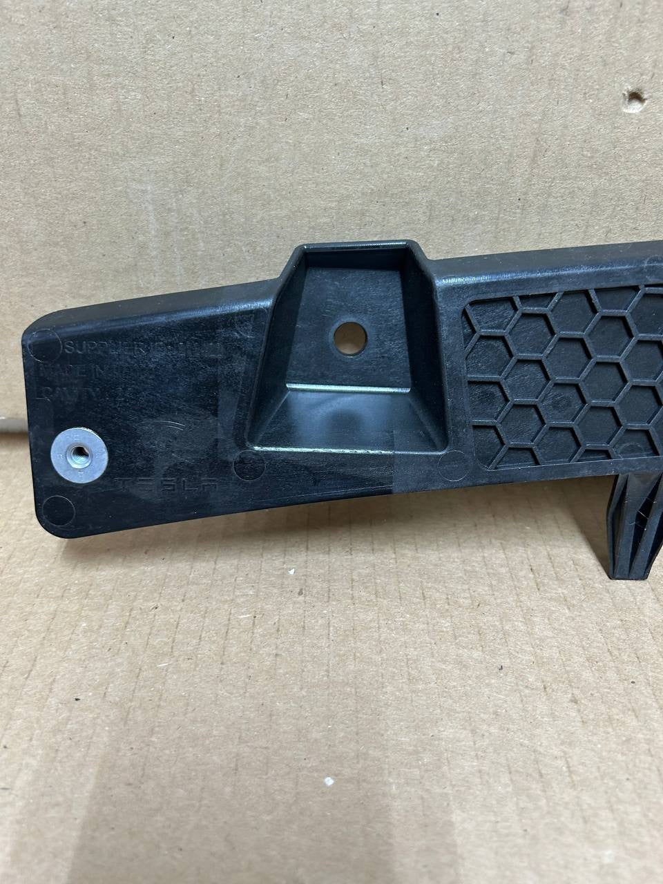 ✅ NEW! 2025+ Tesla Model Y Front Fascia Support Molding 2100759-00-A