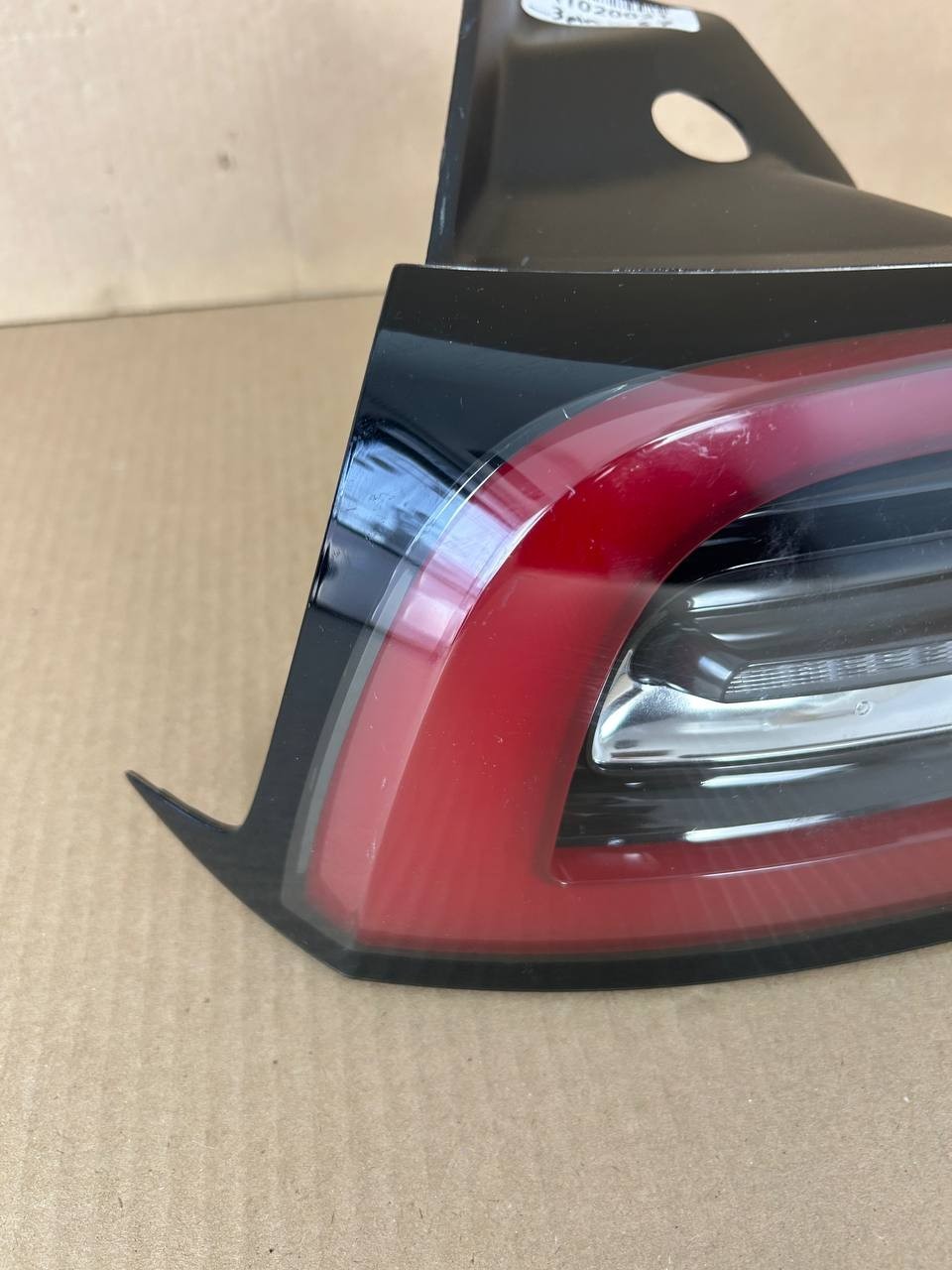 ✅ 17-23 Tesla Model 3 / Y LED Rear Outer Tail Light Left Driver Side 1077397 OEM