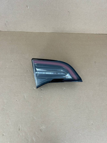 ✅ OEM 17-23 Tesla Model Y/3 Rear Left Driver LH Side Tail Light 3 Pin 1077403-00