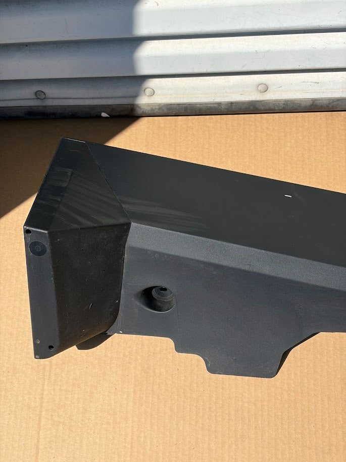 ✅24-25 Tesla Cybertruck Right Side Rocker Panel Molding 1816599-00-C