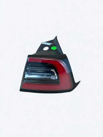 ✅ 17-23 Tesla Model 3/Y OEM Right Rear LED Tail Light 3-Pin 1077398