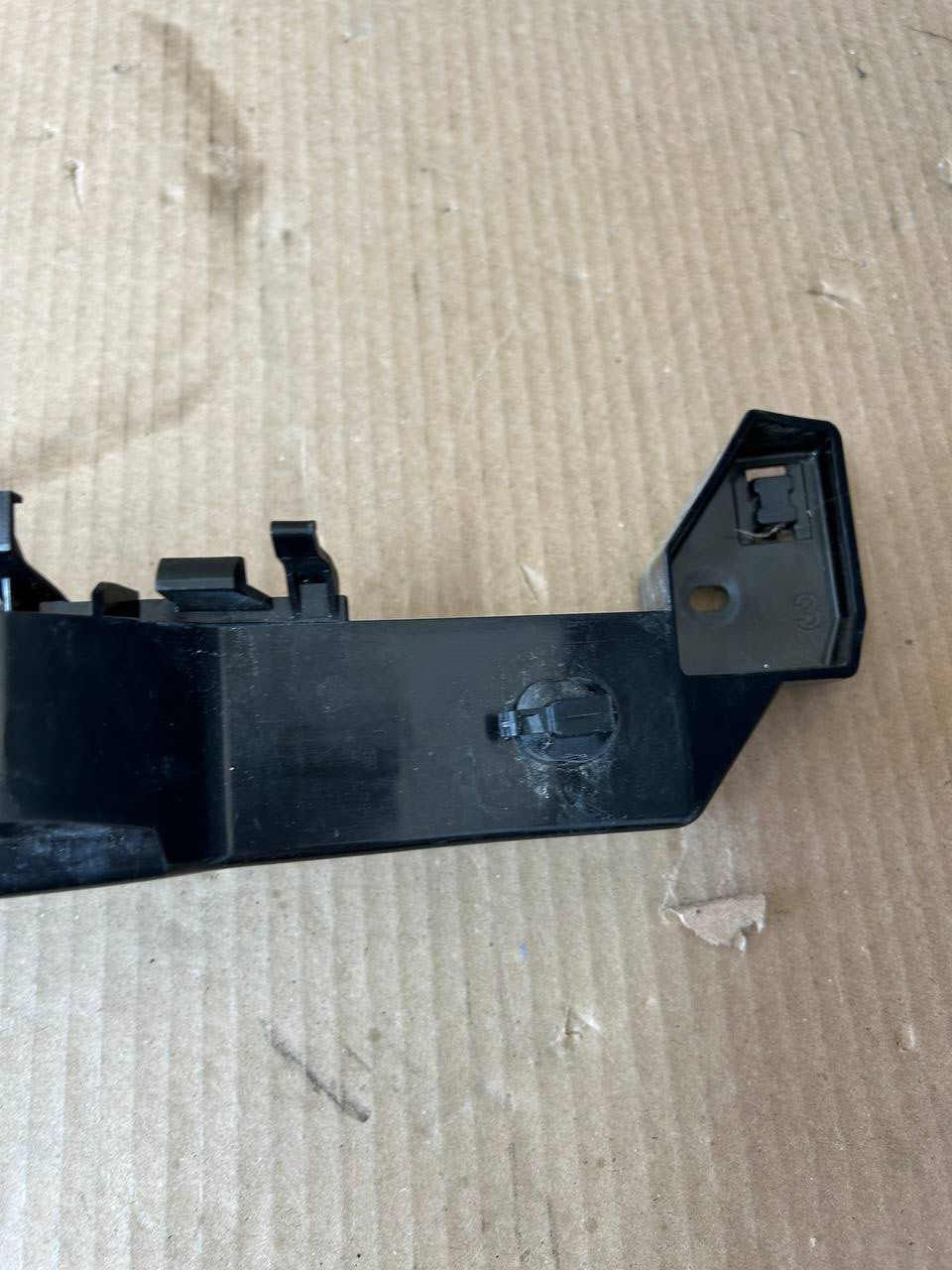 ✅20-24 Model Y Rear Bumper Fascia Center Mount Support Bracket OEM 1494045-00-C