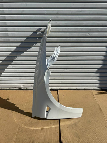 ✅ 2024-2025 Tesla Model 3 Front Right Side Fender White/dent