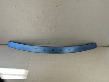 ✅2025-2026 Tesla Model Y Juniper Rear Hatch Exterier Emblem 2119735-00-B
