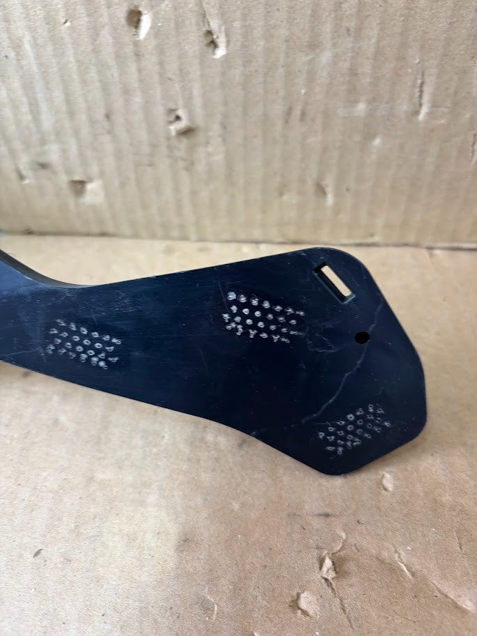✅ 25+ Tesla Model Y Juniper Rear Right Lamp Bracket 1947144-00-C