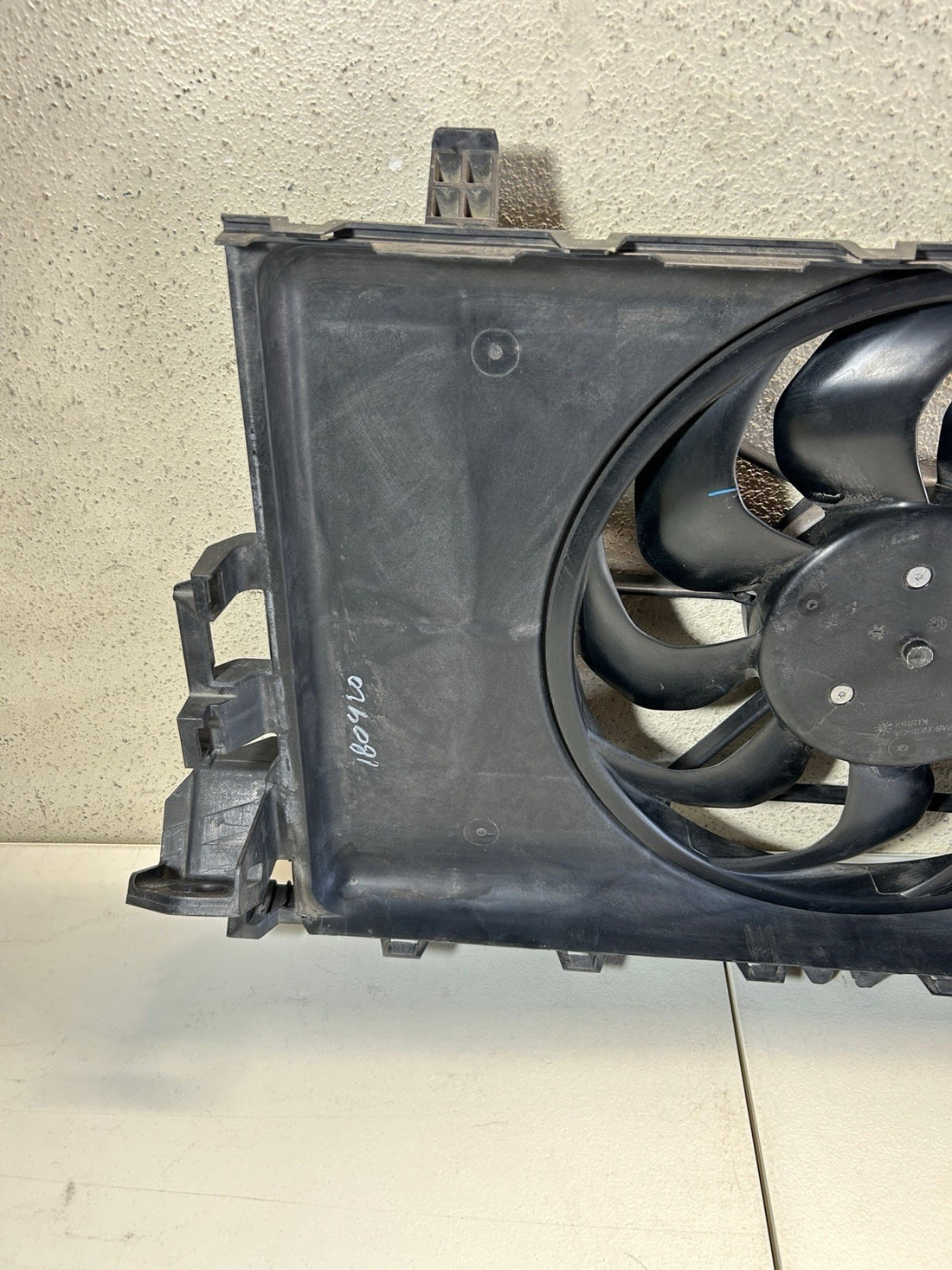 ✅2017-2020 Cooling Fan Shroud For Tesla Model 3 1077084 OEM