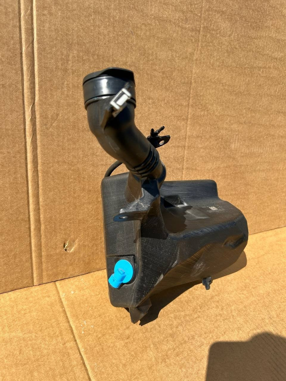 ✅Tesla Model 3 2021 Windshield Washer Bottle Reservoir Tank 1090850-00-G OEM