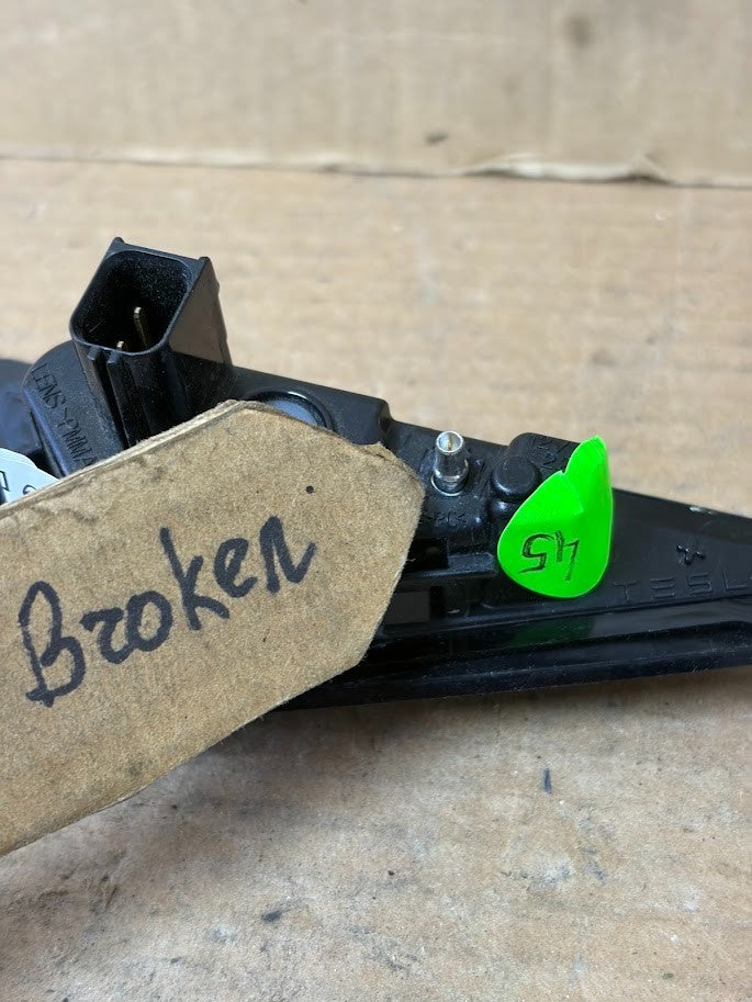 ✅ 17-23 Tesla Model 3 Right Fender Turn Signal Camera 1495865-20-D /damaged