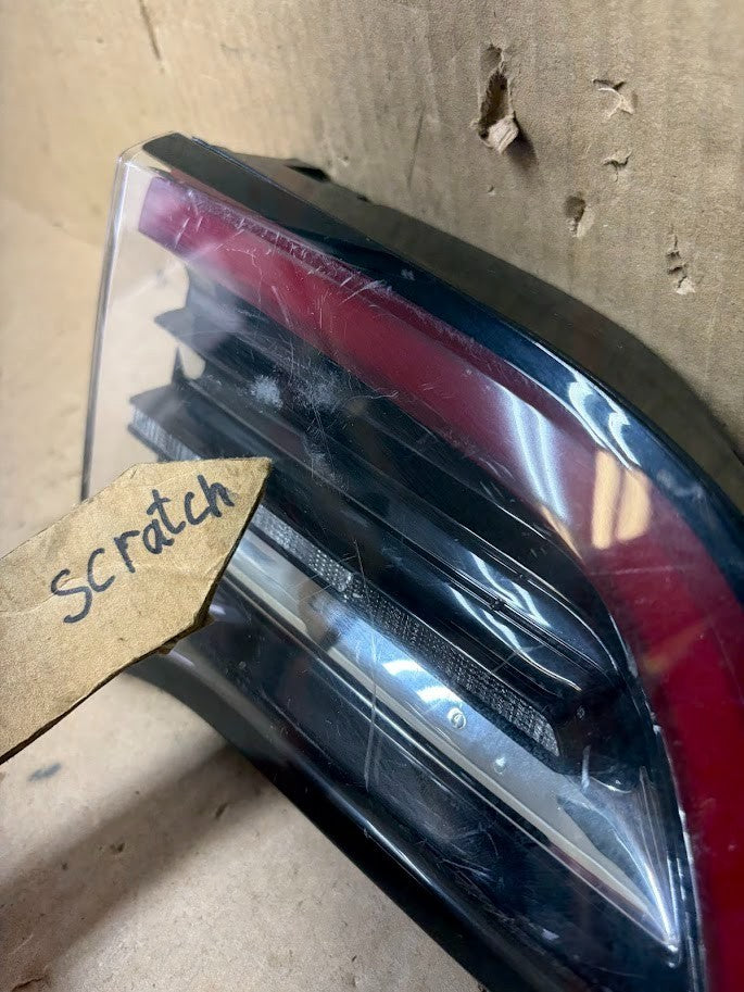 ✅ 17-20 Tesla Model 3 Left LH Inner LED Tail Light 3 Pin 1077401-00-G /scratched