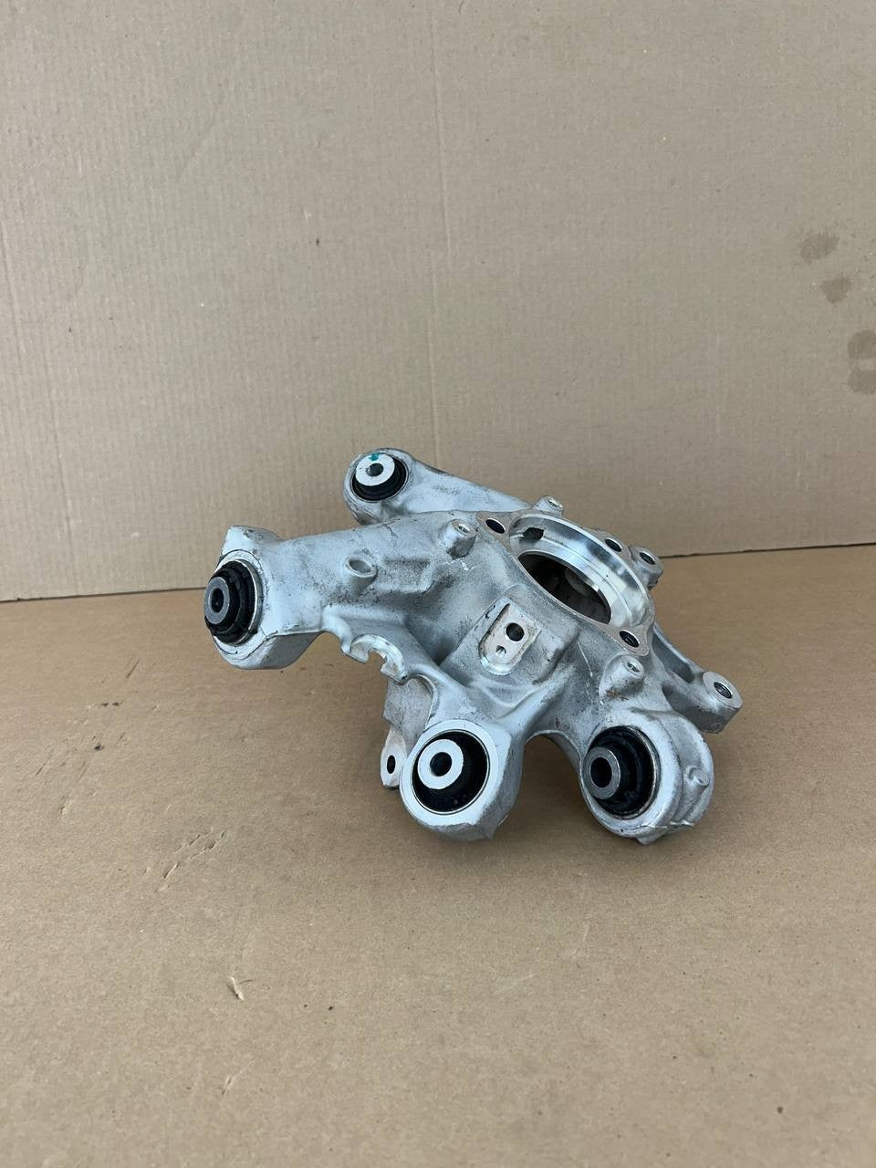 ✅OEM 2024-2025 Tesla Model 3 Highland Rear Right Knuckle 1344416-10-D