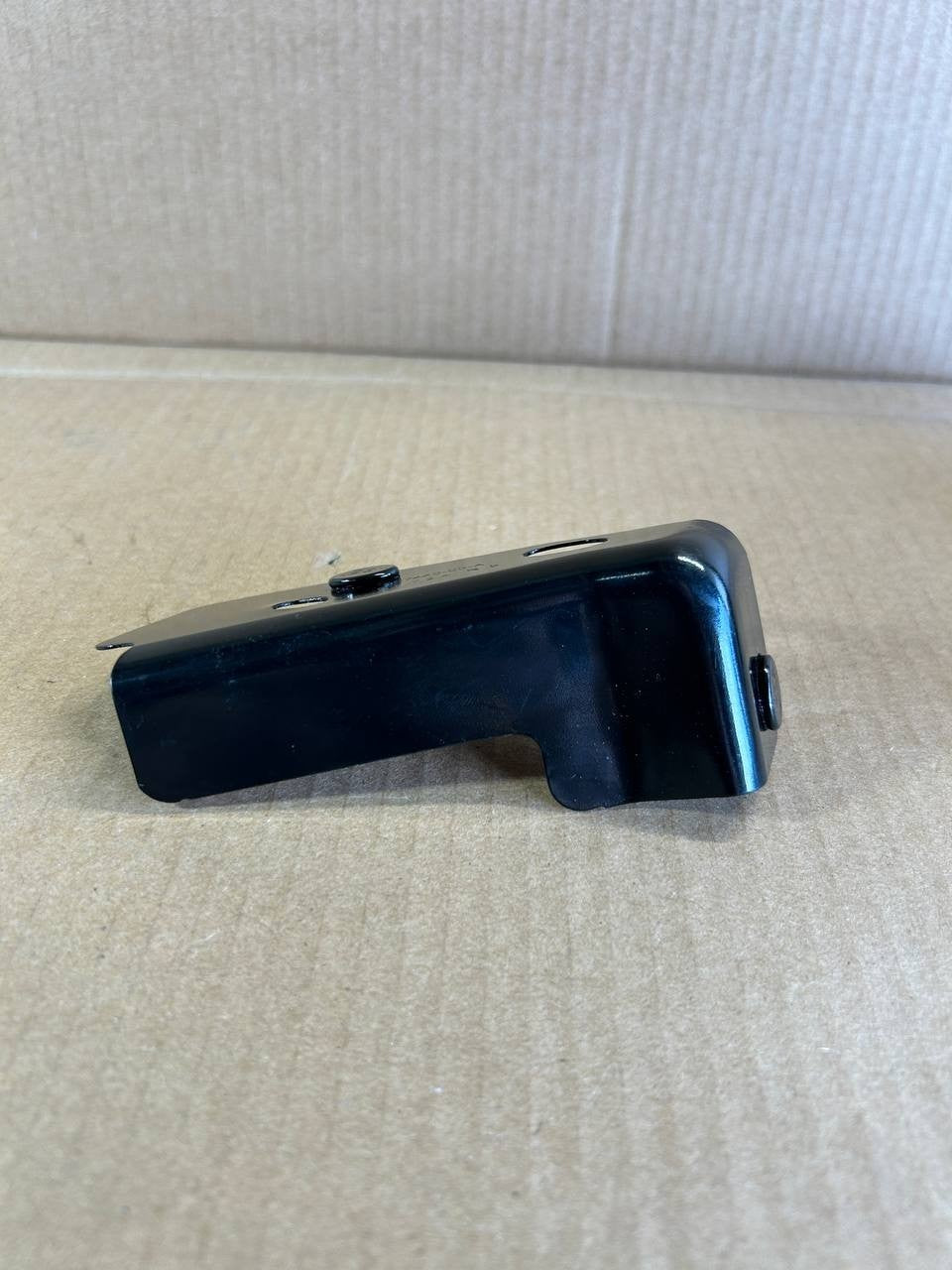 ✅NEW! Tesla Model Y Front Right Fender Bracket 1487440-00-A