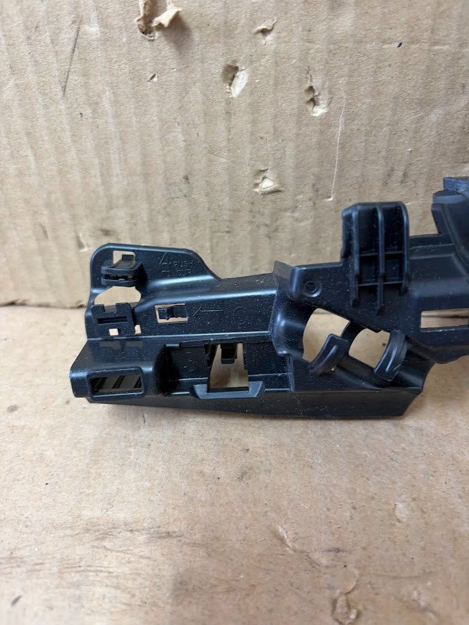 ✅ 2021 Tesla Model 3 Left Seat Trim Bracket Cover 1584323-00-C