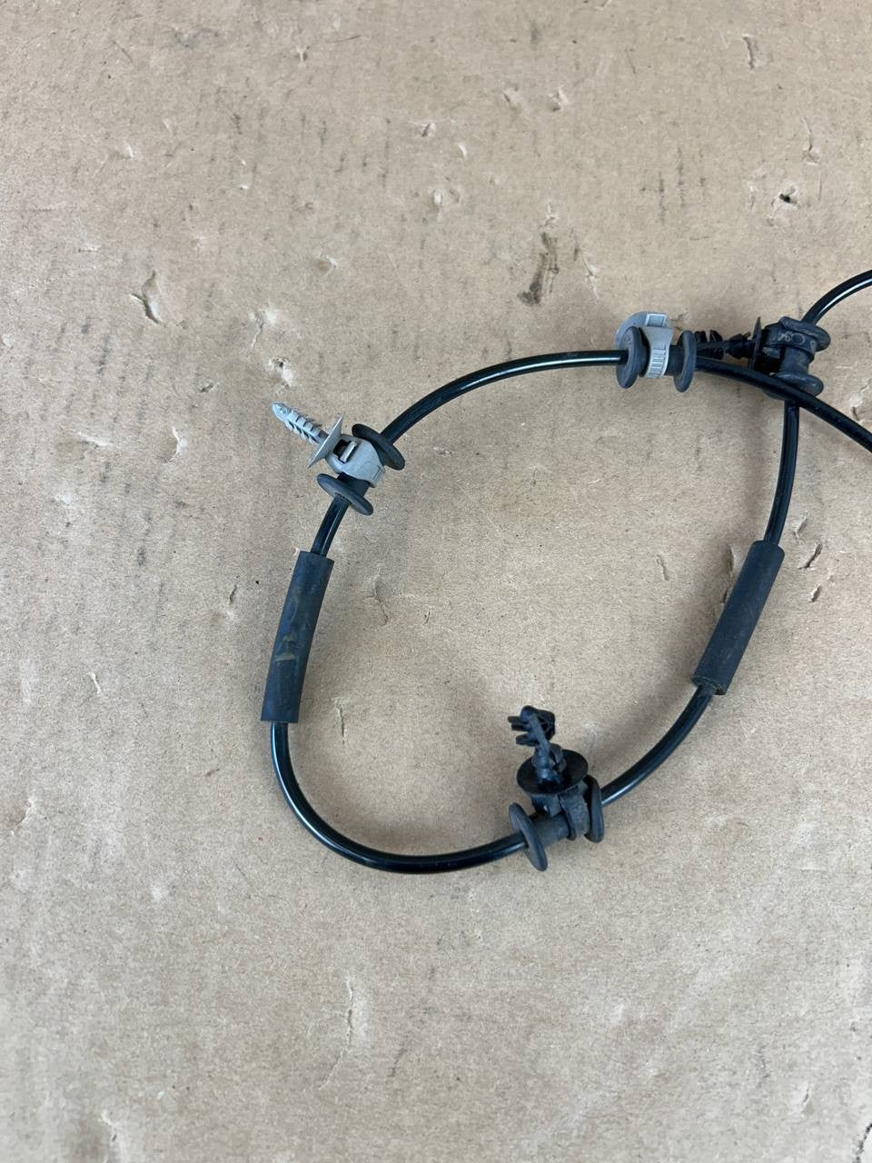 ✅Front Wheel Speed ABS Sensor Left / Right For Tesla Model 3/Y 2019 1188761-00-A