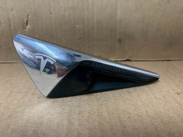 ✅17-20 Tesla Model 3 Front Left Camera Turn Signal 1034344-99-A /broken tabs