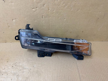✅17- 23 Tesla Model 3 Right 3 Pin Fog Light Lamp 1077392-00-F /damaged