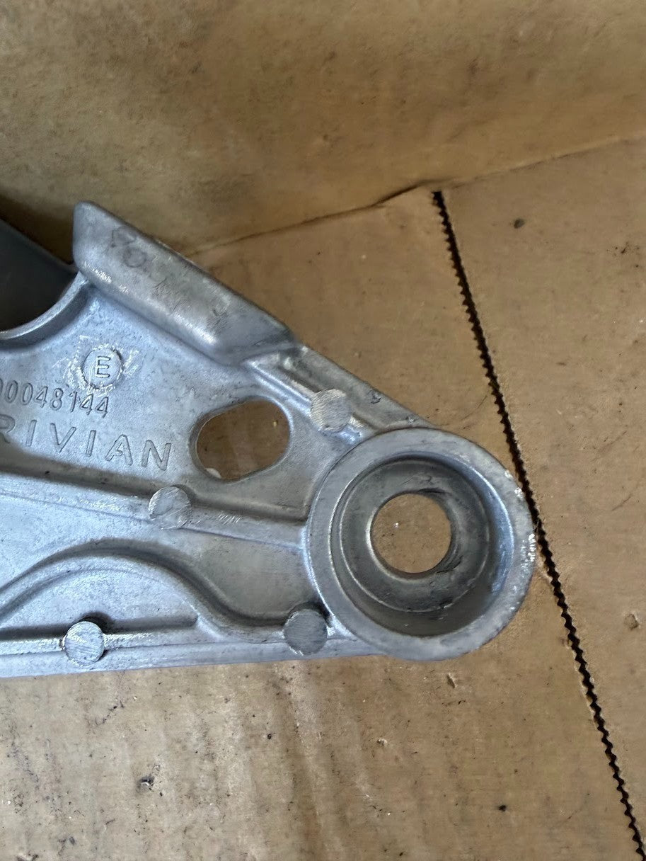 ✅22-25 Rivian R1T/R1S Front Charger Port Bracket PT00048144 OEM