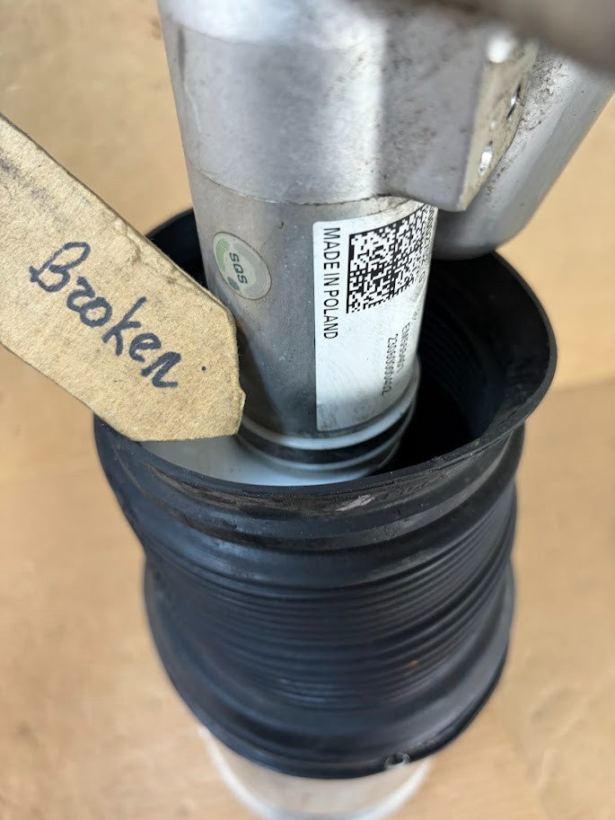 ✅Rivian R1T Front Right Suspension Shock Absorber C100002753-G /damaged