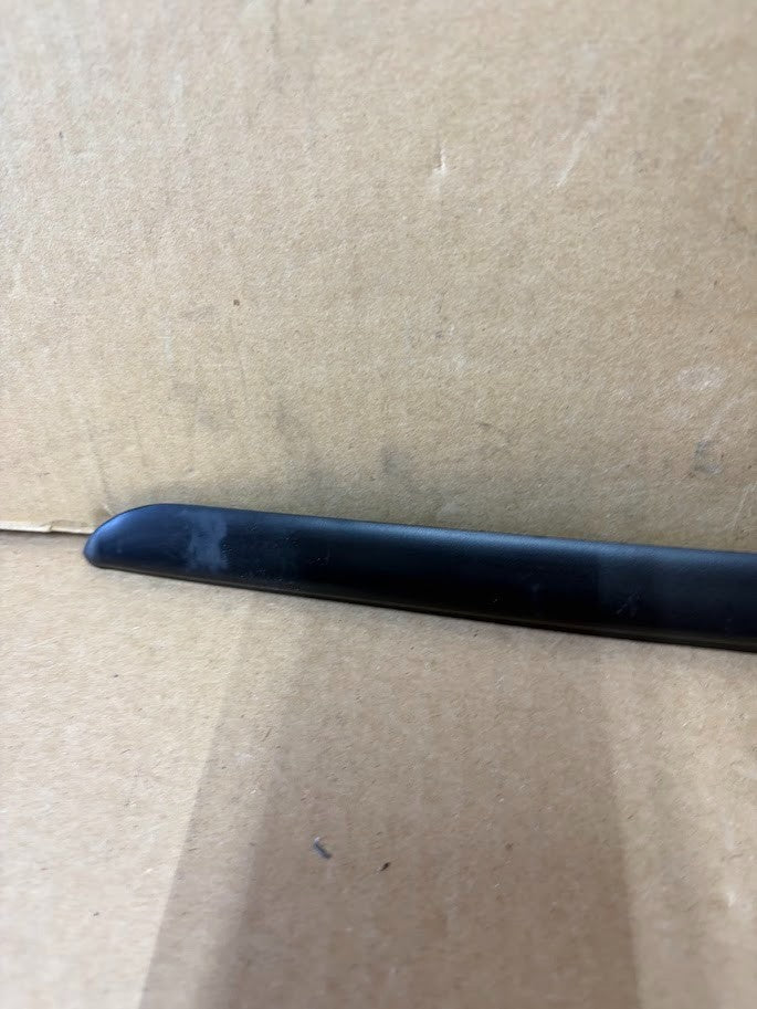 ✅ Porsche Cayenne Front Left Windshield Drip Molding 9Y0 854 327