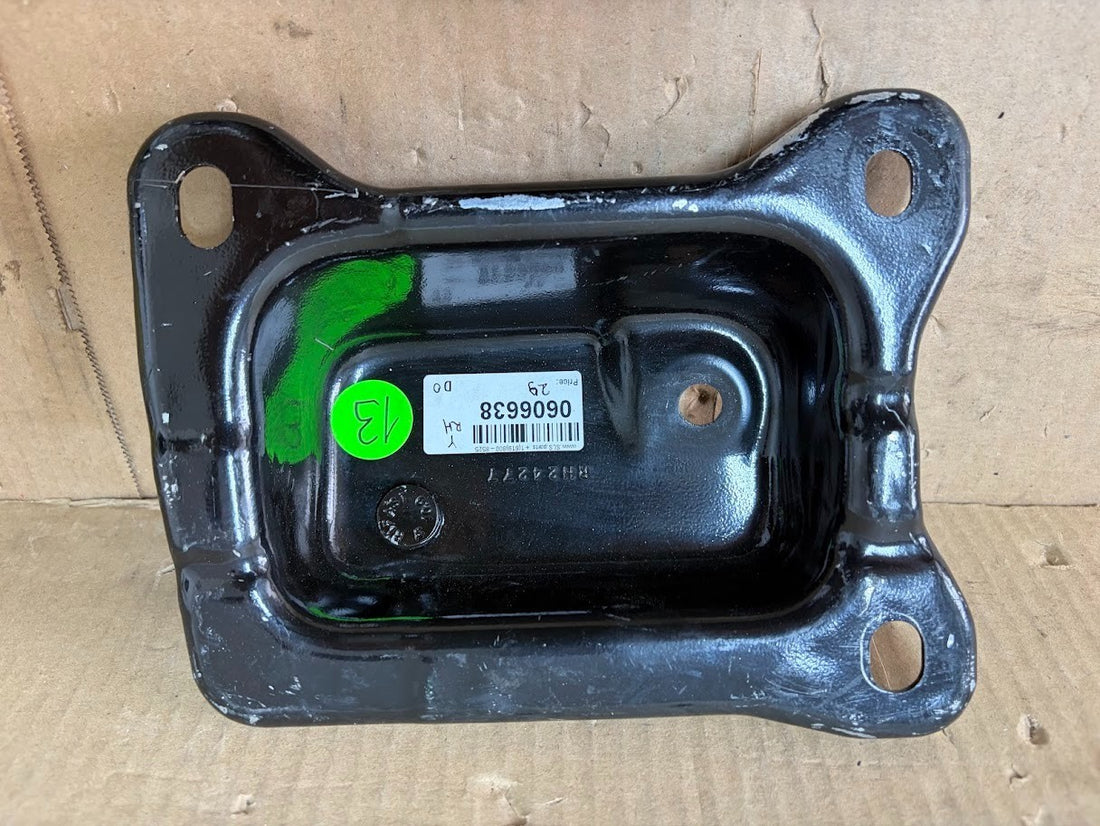 ✅ 20-24 Tesla Model Y Rear Right Bumper Impact Bar Beam Mount Plate RH24277