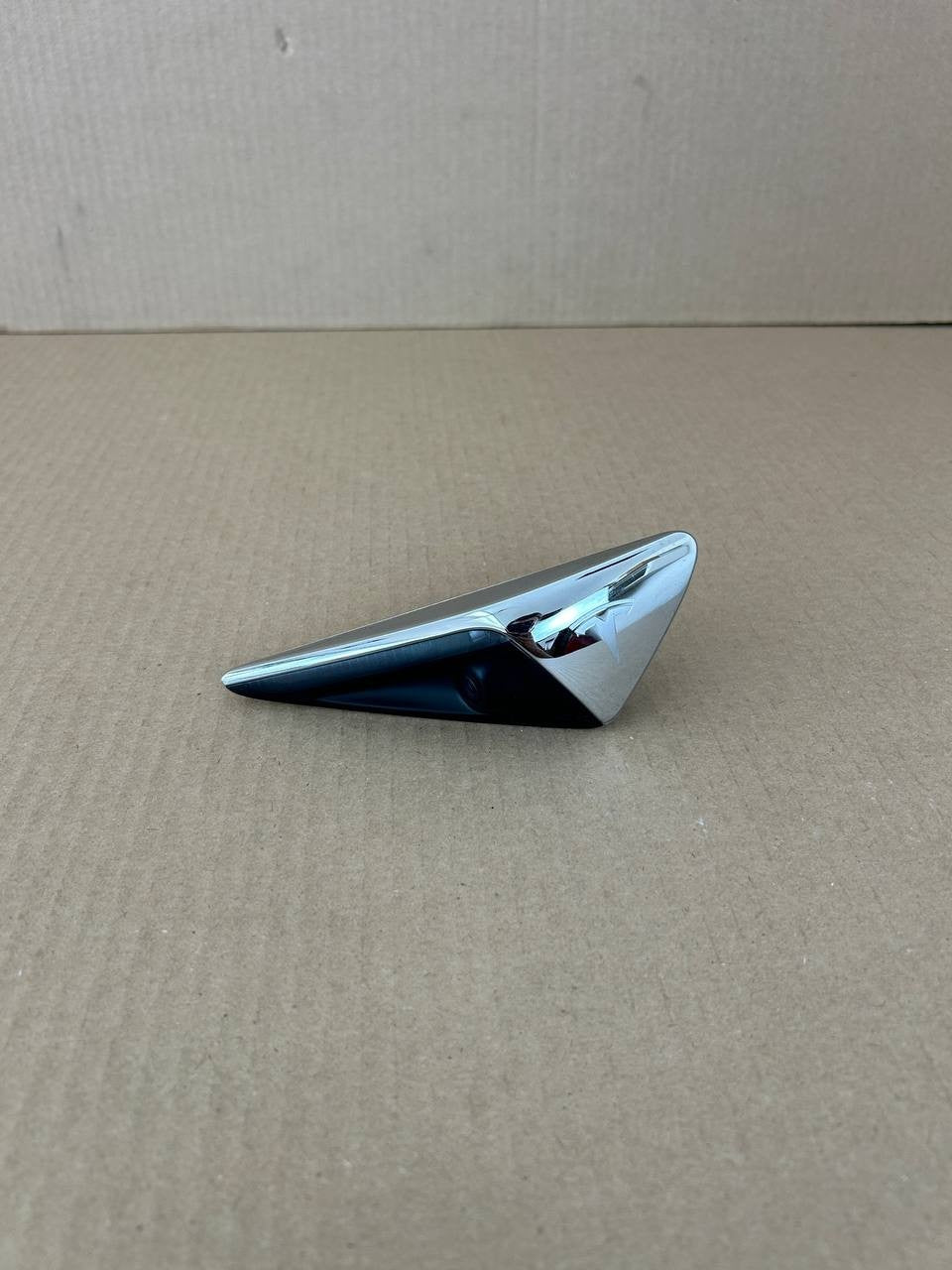 ✅Tesla Model 3 17-23 Front Right Repeater Turn Signal Fender Camera 1125107-77-C
