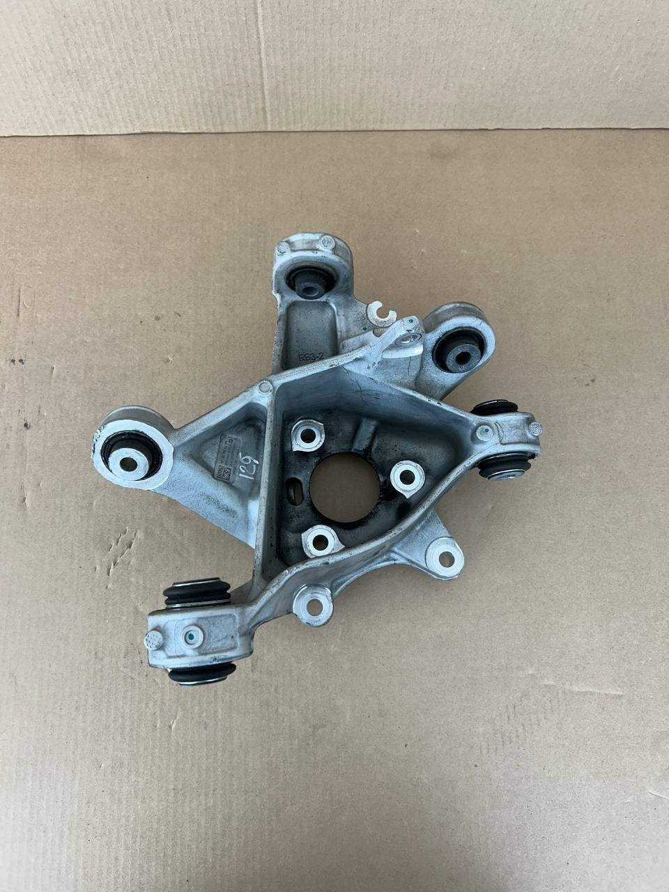 ✅20-24 Tesla Model Y Rear Right Side Suspension Spindle Knuckle 1188416-00-G