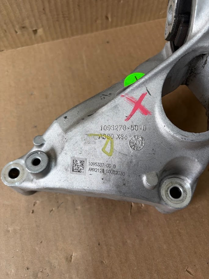 ✅ 17-23 Tesla Model 3 M3 Rear Driver Side Engine Mount Bracket Left 1093278-00-B