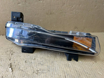 ✅ 21-23 Tesla Model S Front Right Side Fog Light 1563711-00-C w/scratches