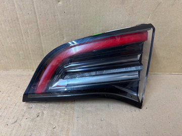 ✅ 20-23 Tesla Model 3 Y Inner Liftgate Tail Light Right 4 Pin 1502089-00-B