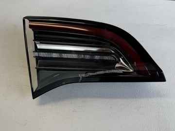 ✅ 17-23 Tesla Model 3 Back Rear Left Tail Light Liftgate OEM 1077401/cracked