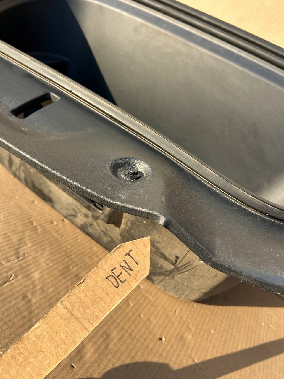 ✅ 20-24 Model Y Front Trunk Tray Storage Bin Tub Frunk 1492606-00-E w/dent