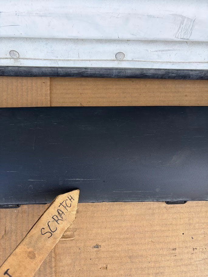 ✅2020-2024 Tesla Model Y Rocker Molding Left Driver Side 1497740-00-C/scratched