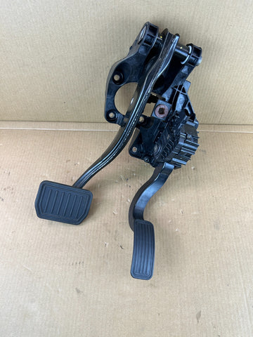 ✅2017-2023 Tesla 3 Brake Pedal With Bracket Assembly 1044691-00-D OEM