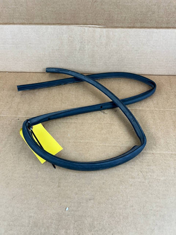✅ 2017-2022 Tesla Model 3 Front Left Door Secondary Seal 1090494
