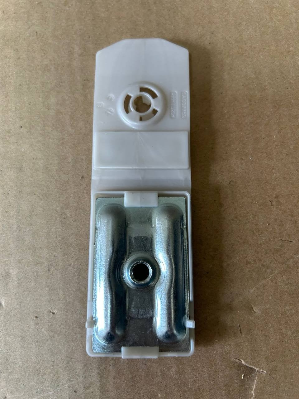 ✅NEW 2024-2026 Tesla Model 3 Regulator Isolator Clamp 2039429-00-A