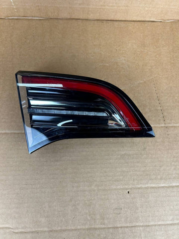 ✅ Tesla Model 3/Y 21-23 Rear Left Inner Tail Light 4pins 1502088-00-B/scratched