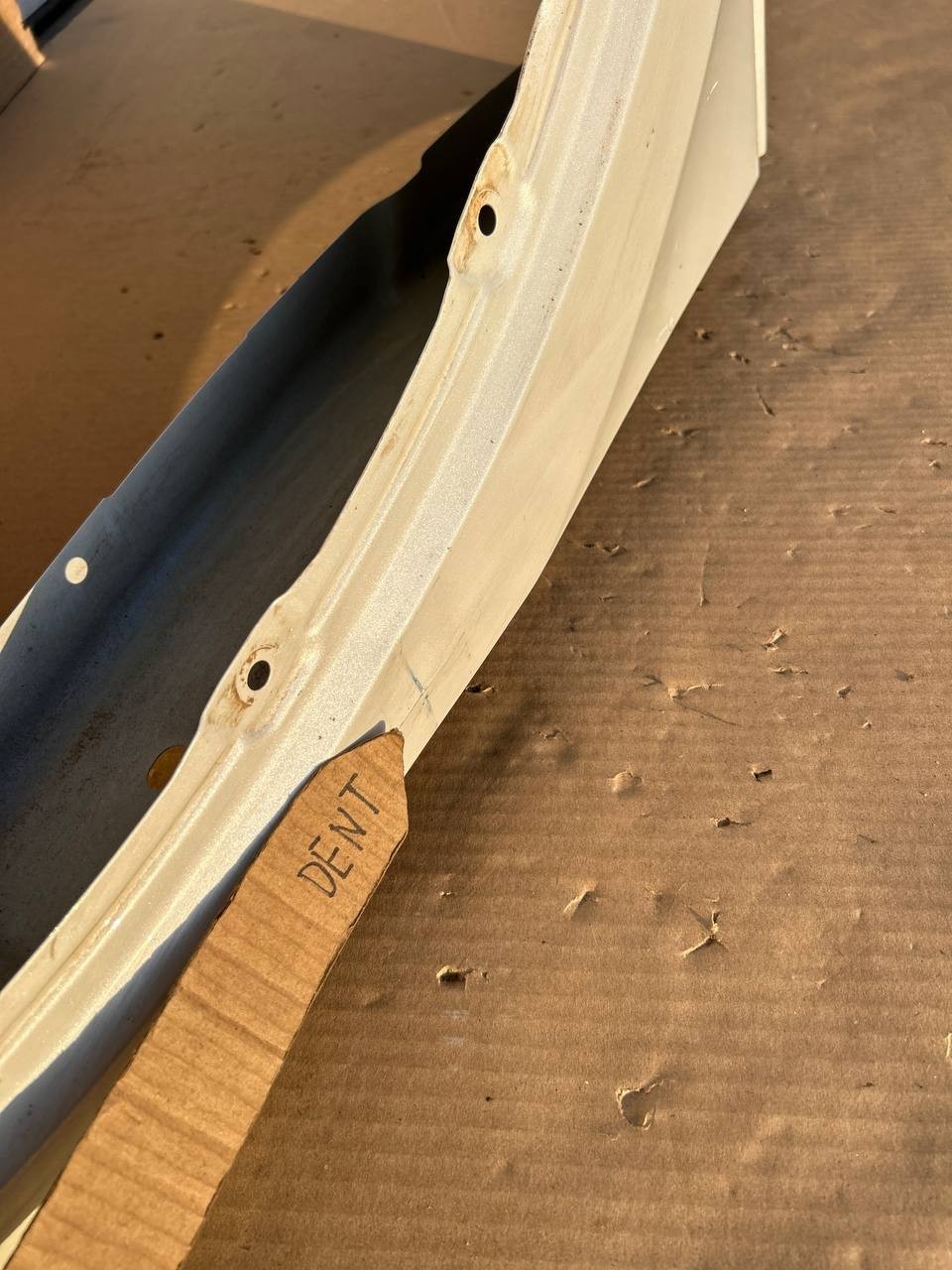 ✅2017-2024 Tesla Model Y Front Left Side Fender White w/dent and scratches