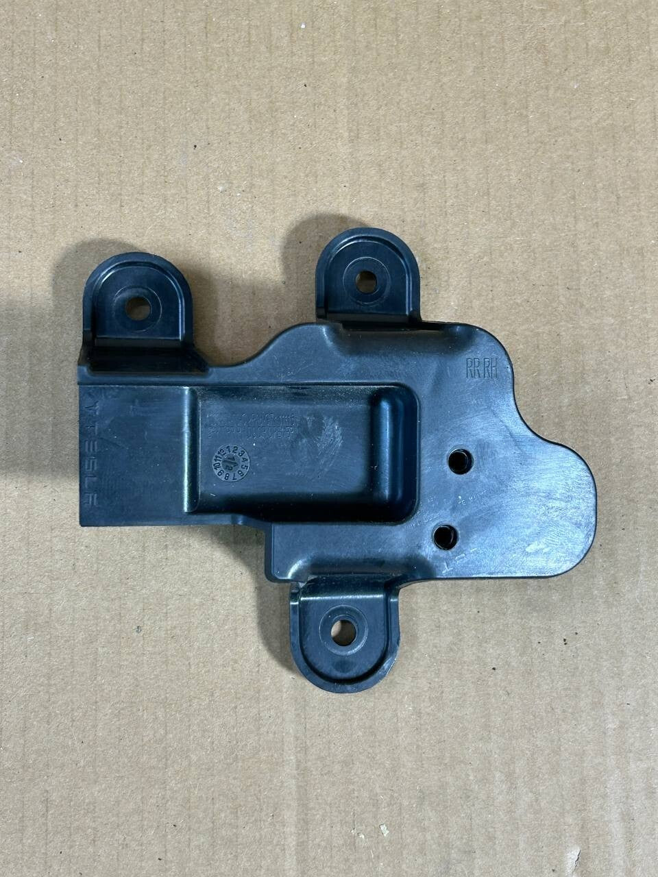 ✅ 2012-2020 Tesla Model S Rear Side Door Opener Mount Bracket Right 1008404-00-C