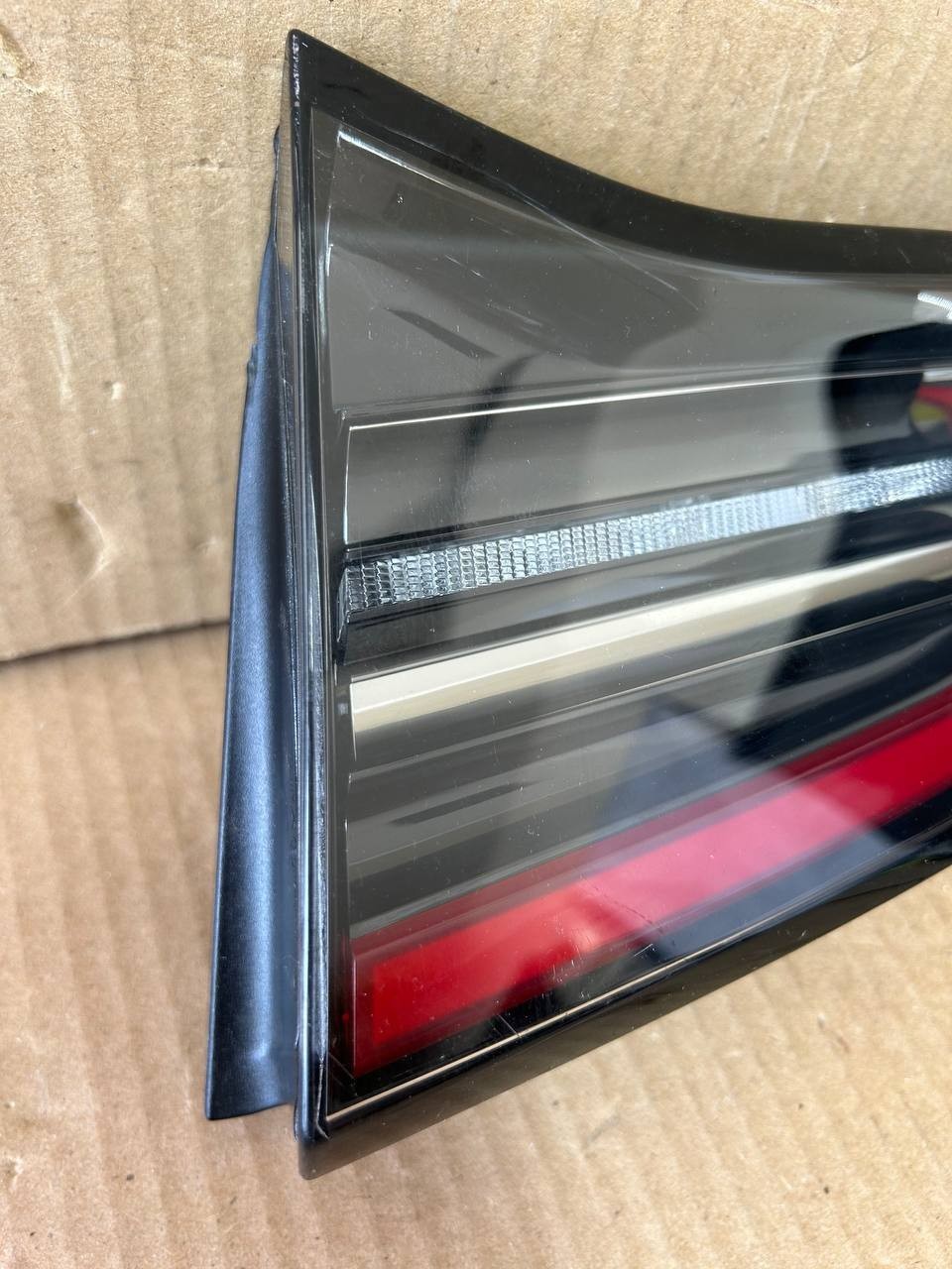 ✅2017-2020 Tesla 3 Inner Tail Light Taillight Right 4 Pin 1502089-00-B