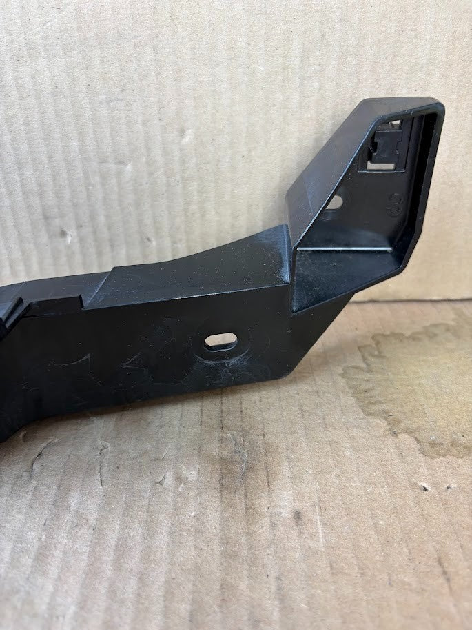 ✅ 20-24 Model Y Rear Bumper Fascia Center Mount Support Bracket OEM 1494045-00-B