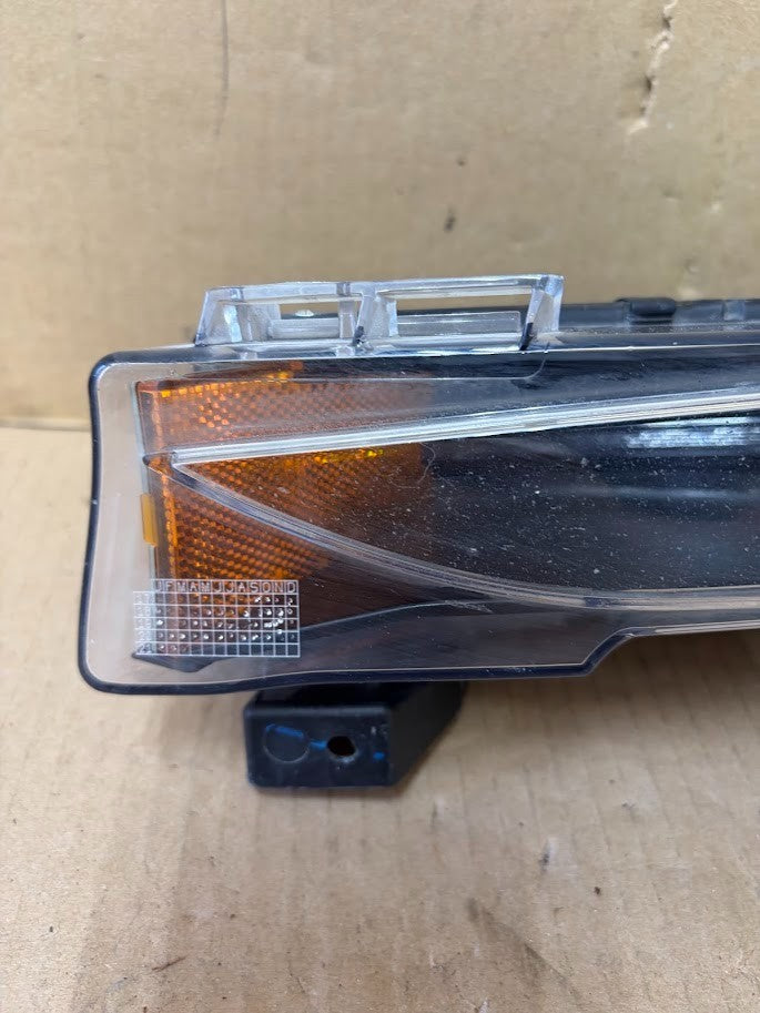 ✅ 17-23 Tesla Model 3 Fog Light Left Side Fog Lamp 2 Pin 1077389-00-F /damaged