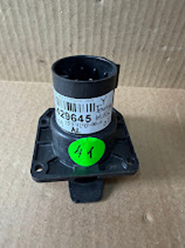 ✅ 2022-2023 Tesla Model Y Trailer Jumper Towing Hitch 1534249-00-A OEM