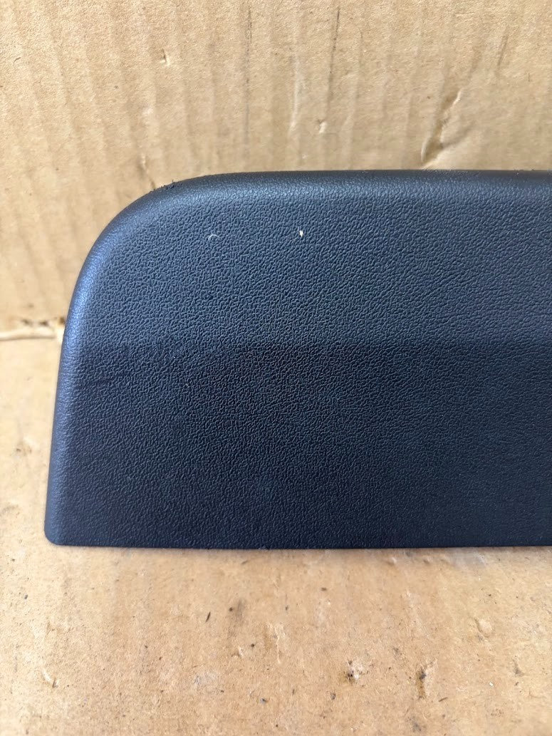 ✅17-23 Tesla Model 3/Y Front Right Seat Inner Trim Cover Panel 1618233-00-B